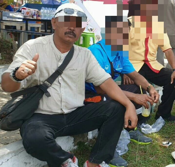 Money Politik Oknum Kepsek SD Tondong Kura Pangkep, Diduga Membagikan Uang Ke Warga