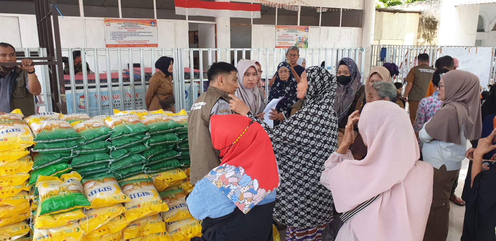 DKP Kota Makassar, Melaksanakan Gerakan Pangan Murah (GPM) di Halaman Mesjid Nurul Al Aqsa