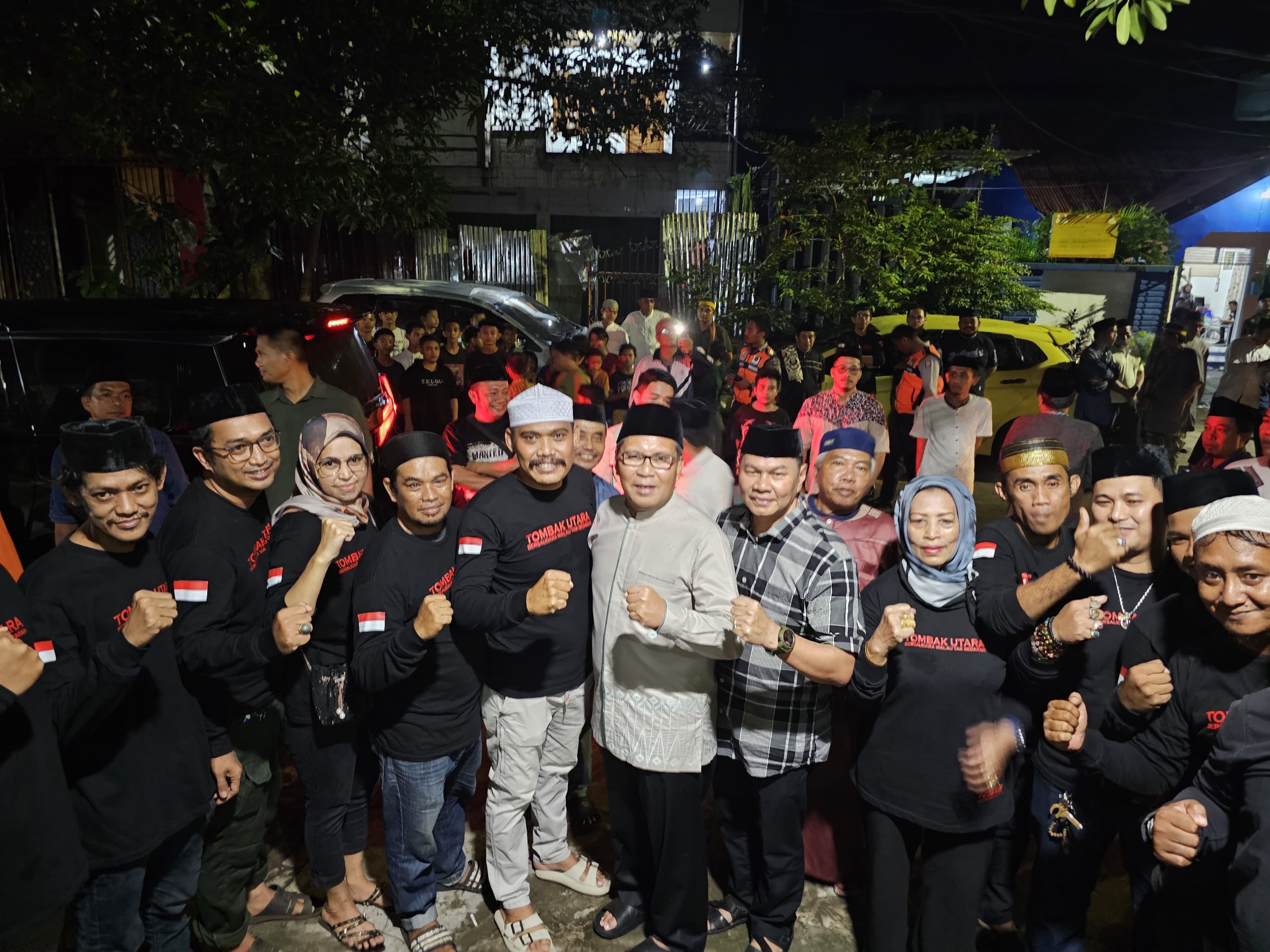 ORMAS TOMBAK UTARA SUL-SEL DAMPINGI WALIKOTA MAKASSAR SHALAT TARAWIH DI MESJID NURUL ITTIHAD KALUKUANG