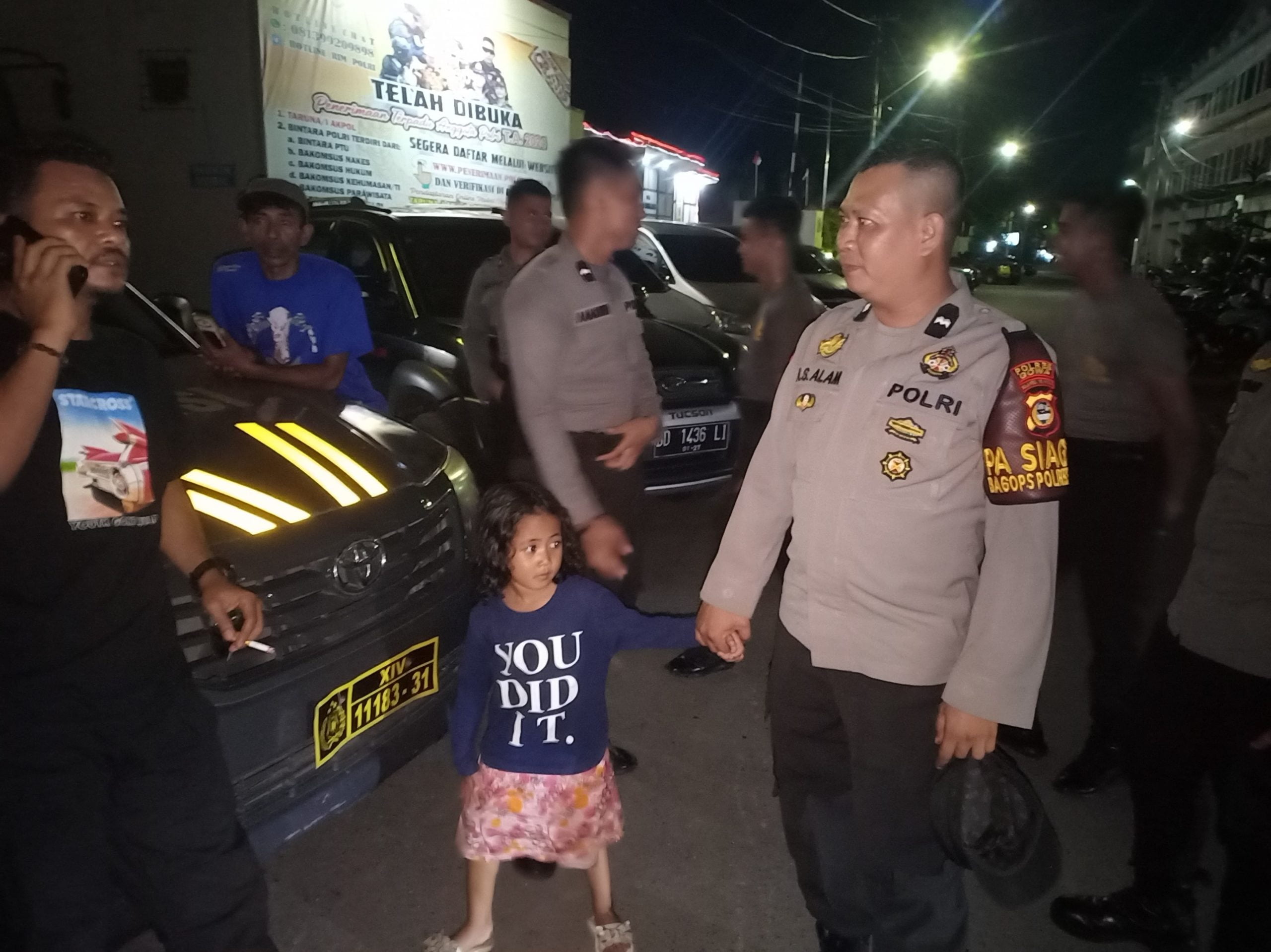 Ditemukan Oleh Warga, Bocah Ini Dipertemukan Orang Tuanya di Polres Gowa