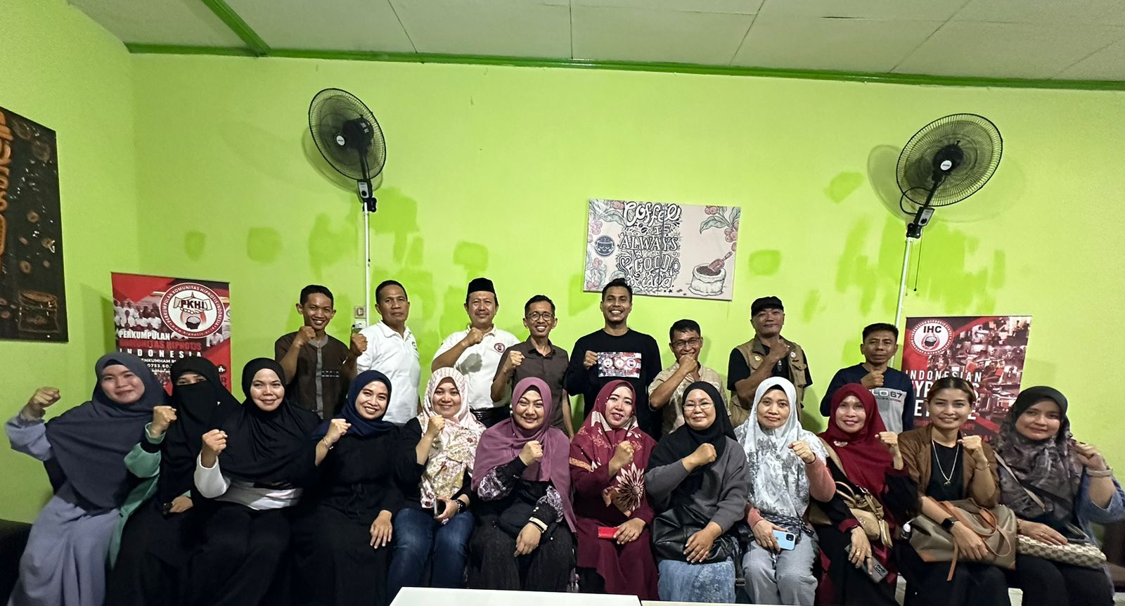 LPK Indonesia Hasilkan 15.000 Alumni, Dr.H.M.Fadli Tahar Optimis Hypnosis Jadi Profesi mulia