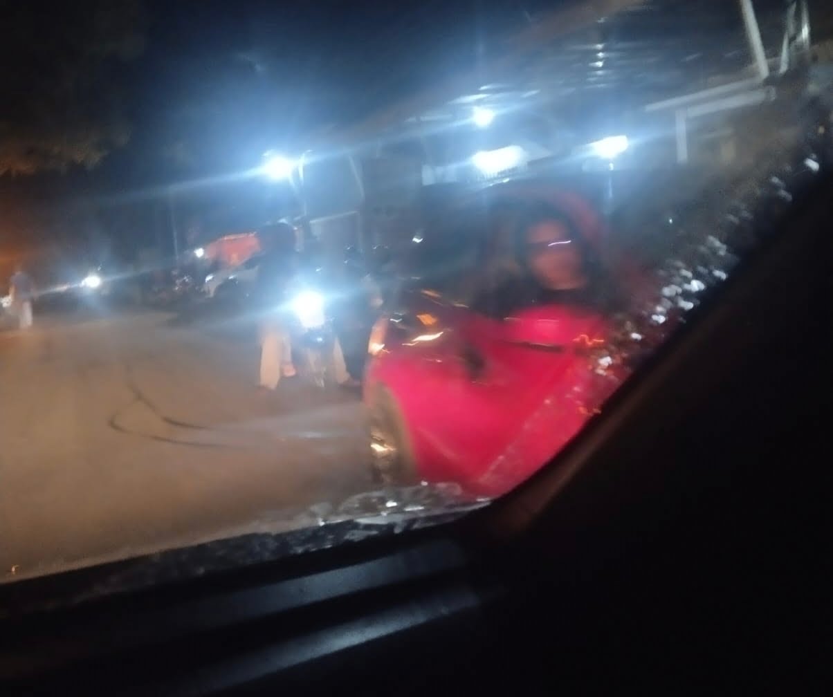 Pengguna Jalan Resah , Gegara Bahu Jalan Di Jadikan Ajang Bisnis Oleh Cafe Denja