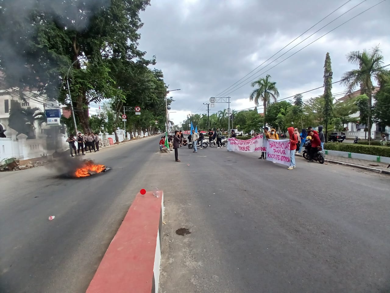 Pembukaan MTQ Ke 33 di kabupaten takalar Provinsi Sulawesi Selatan Diwarnai Insiden Bakar Donat di Tengah Jalan