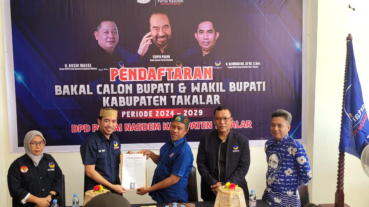 Ratusan kader PP dan Ribuan Massa Antar WMP Daftar di Partai Nasdem