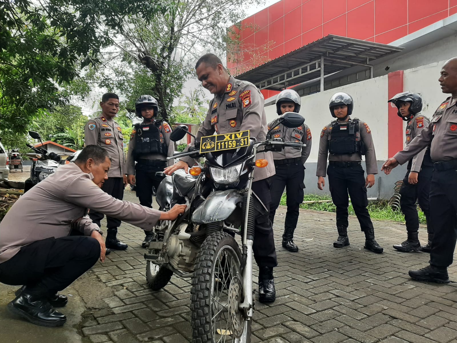 Kapolres Gowa Periksa Kendaraan Patroli Satsamapta dan Administrasi Kendaraan