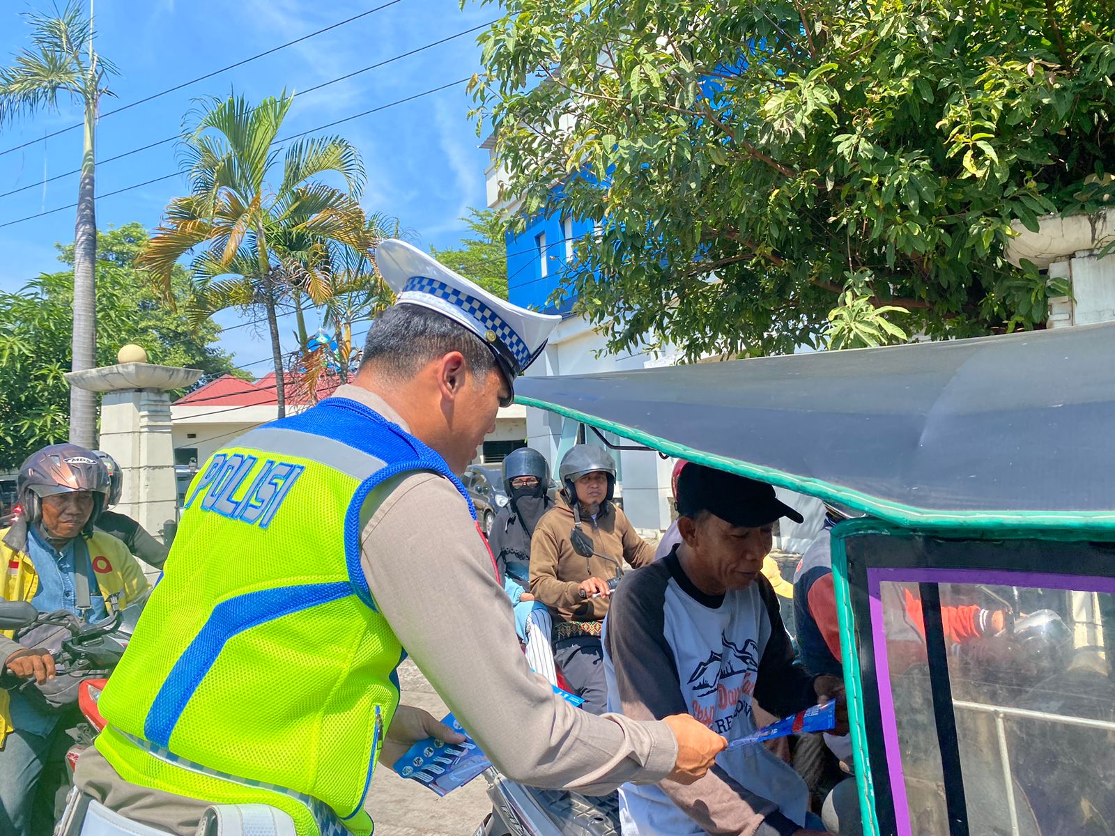 Ops Patuh Pallawa 2024, Sat Lantas Polres Gowa Sosialisasi Lewat Brosur