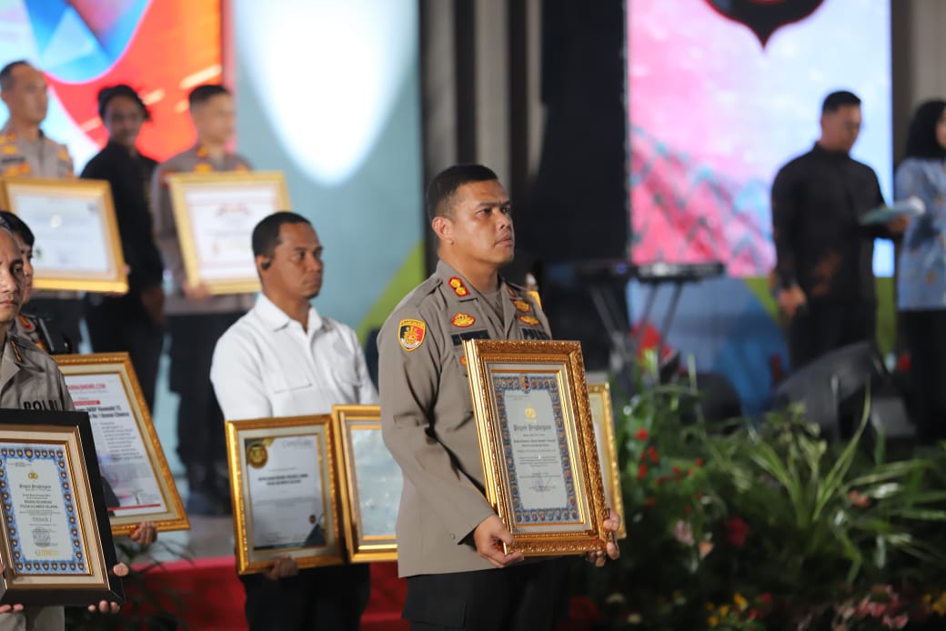 Kapolres Gowa Terima Piagam Penghargaan Terbanyak di Musrenbang Polda Sulsel 2024