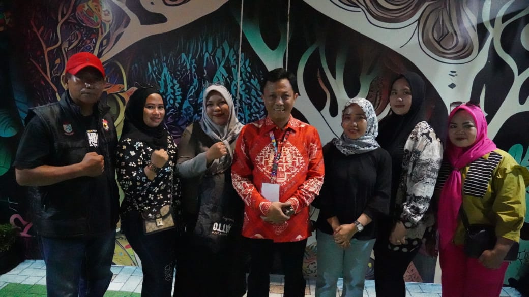 Orang Dewasa Hingga Anak Anak Nikmati Fasilitas Replika Longwis di F8