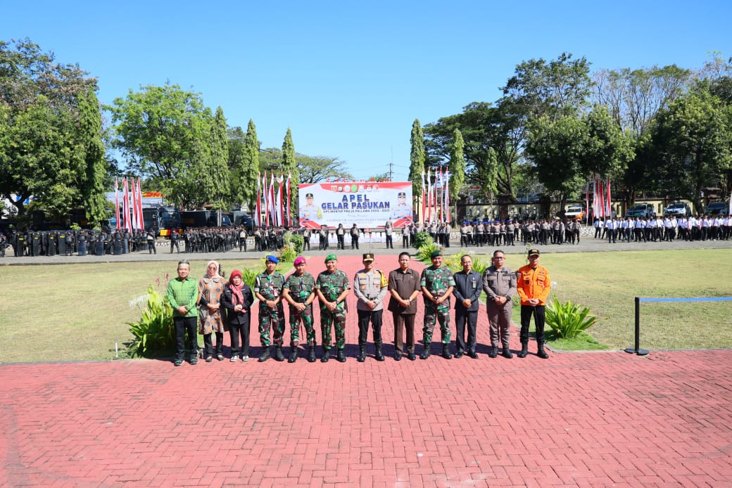 Kapolda Sulsel Pimpin Apel Gelar Pasukan Operasi Mantap Praja Pallawa 2024-2025