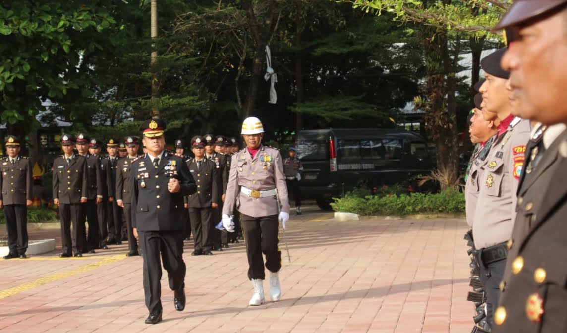 Kapolres Gowa Pimpin Upacara HUT Bhayangkara ke-78 di Halaman Kantor Bupati