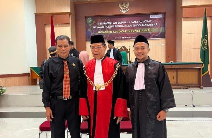 Sah, Ketua Laskar Compeng-Compeng Resmi Disumpah Jadi Pengacara