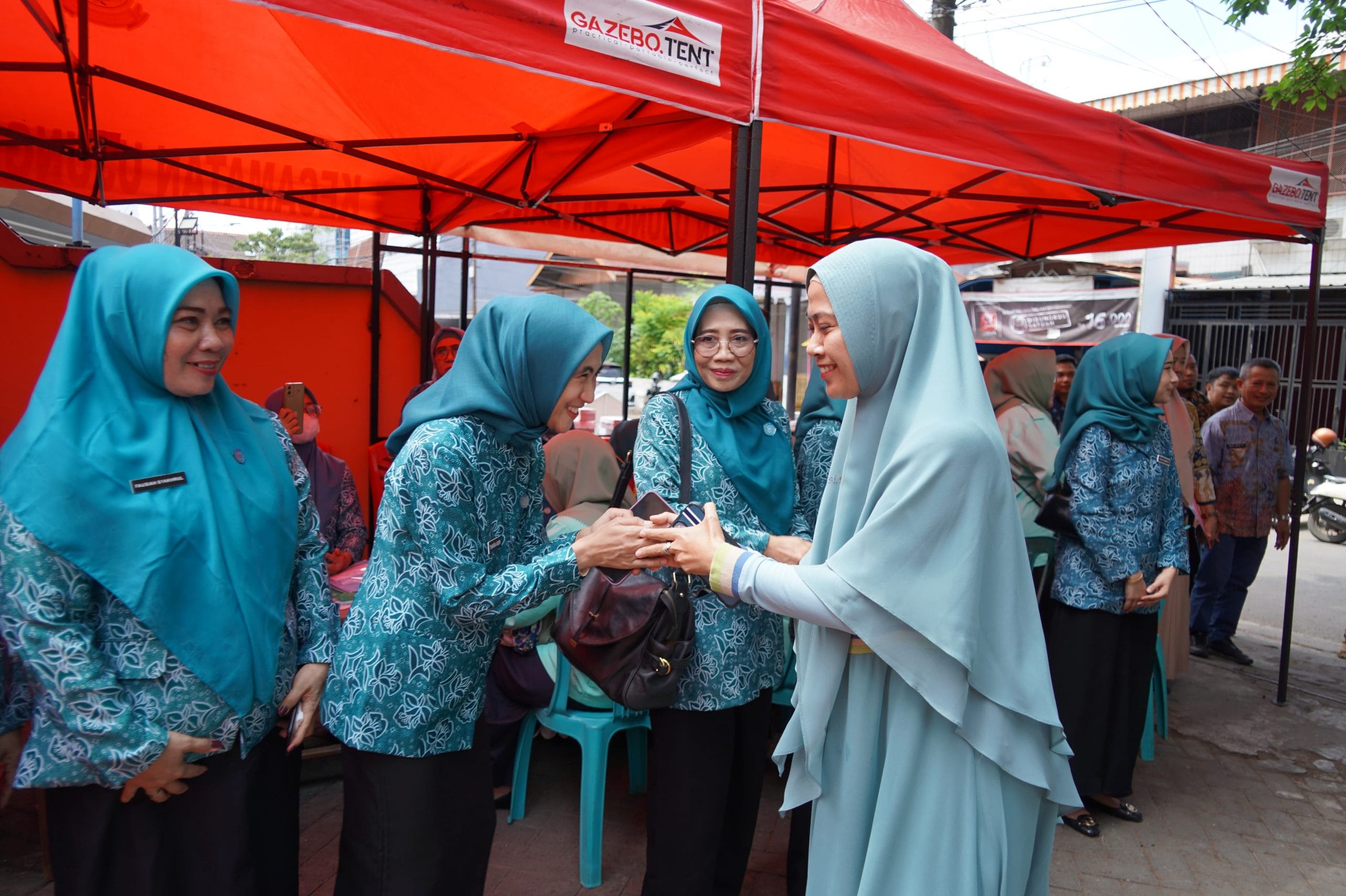Camat Ujung Pandang Menerima Kunjungan, Pjs Ketua TP PKK kota Makassar