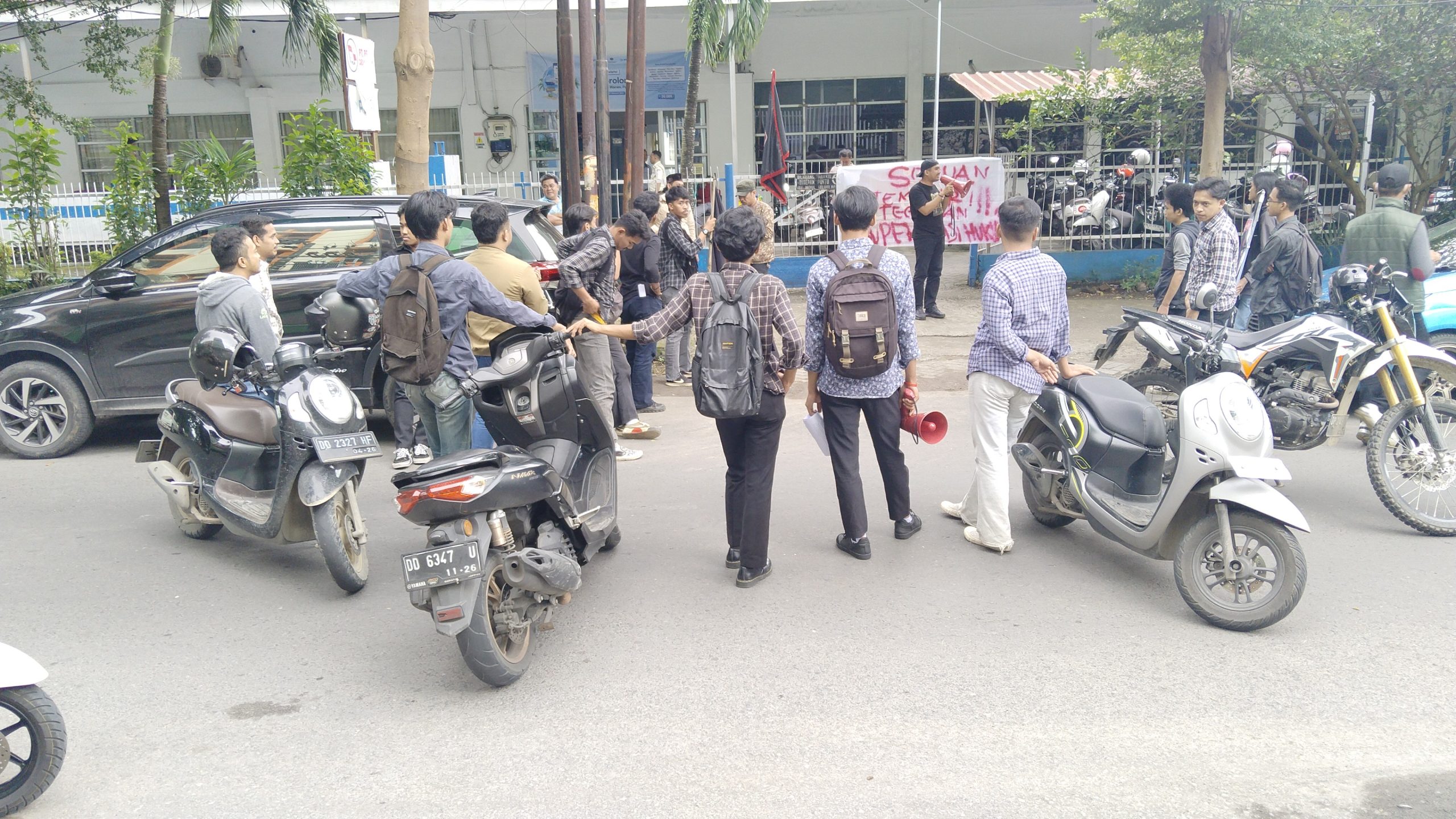 Puluhan Mahasiswa Unras di Pelni, Wisan Jadi Target Aksi