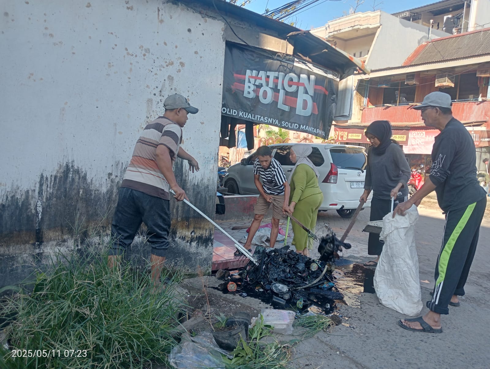 PJs RT/RW Kelurahan Pannampu Gelar Kegiatan Gotong Royong, Dengan Tema "Hidup Bersih Itu Indah dan Sehat"