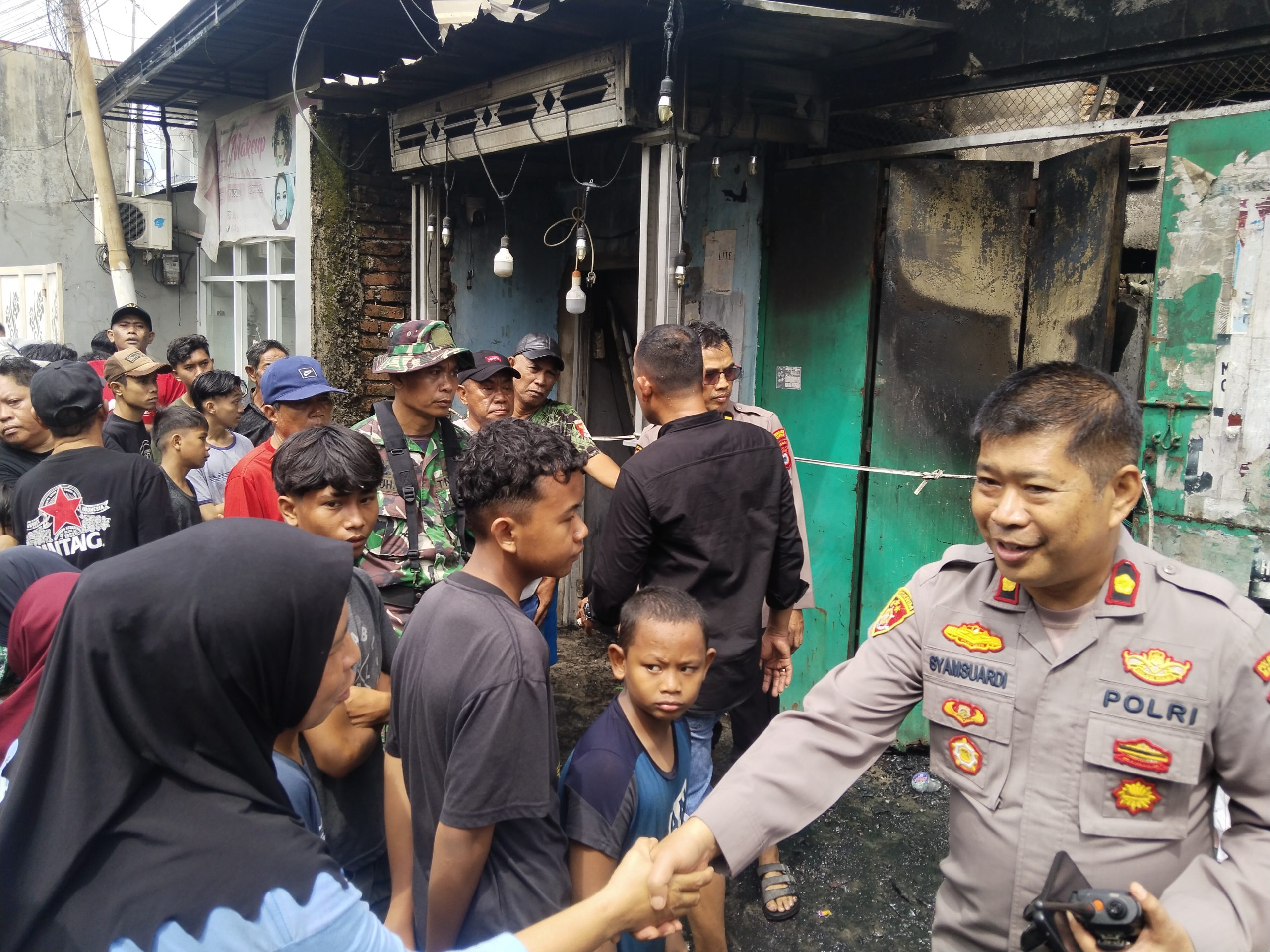 Kapolsek Tallo Turut Berduka Atas Meninggalnya, Hj. Suparti Dan Cucunya Dalam Insiden Kebakaran