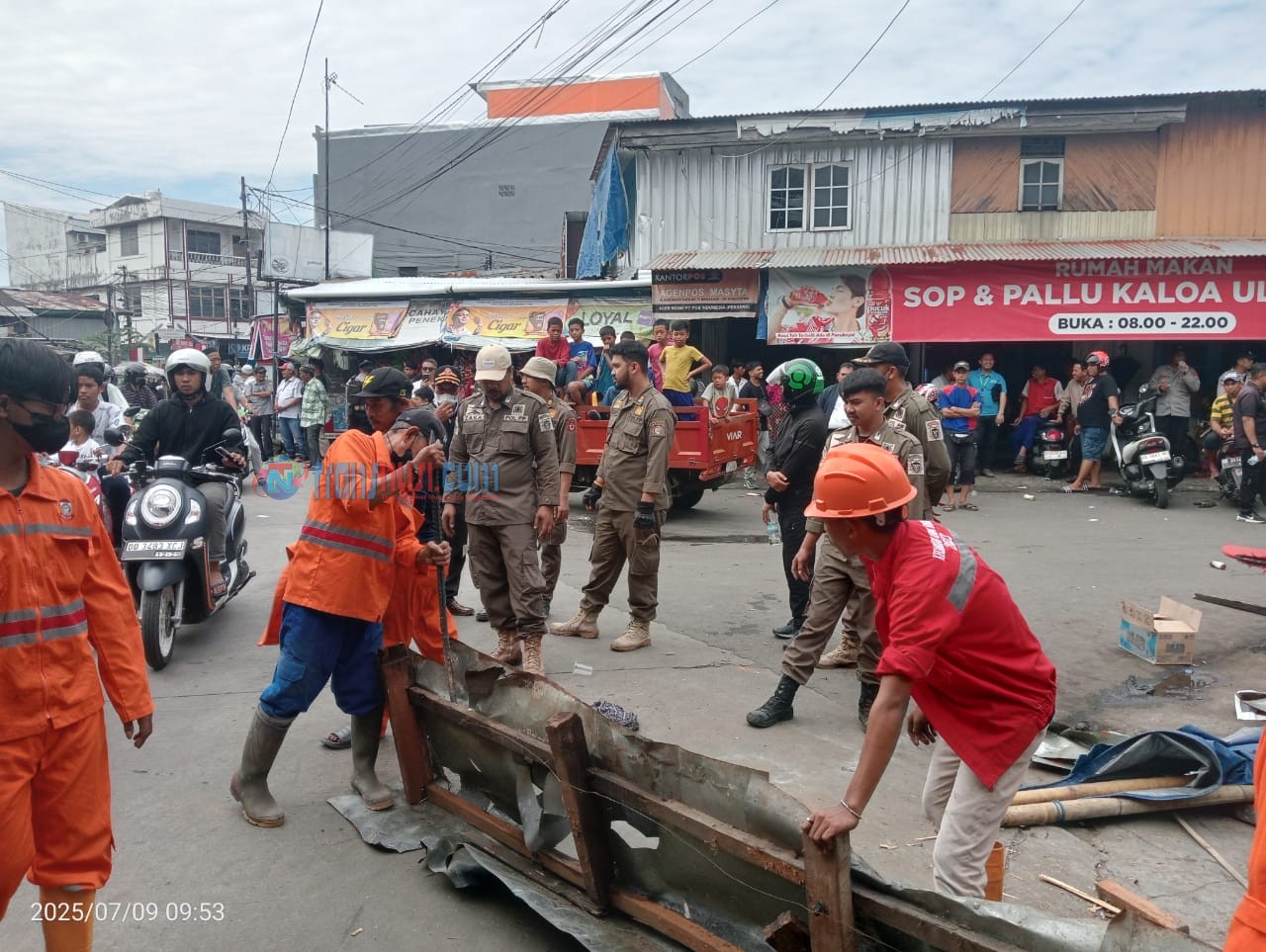 Tim Gabungan Kecamatan Ujung Tanah, Pembongkaran PK5 Di Jalan Barukan Raya Berjalan Aman
