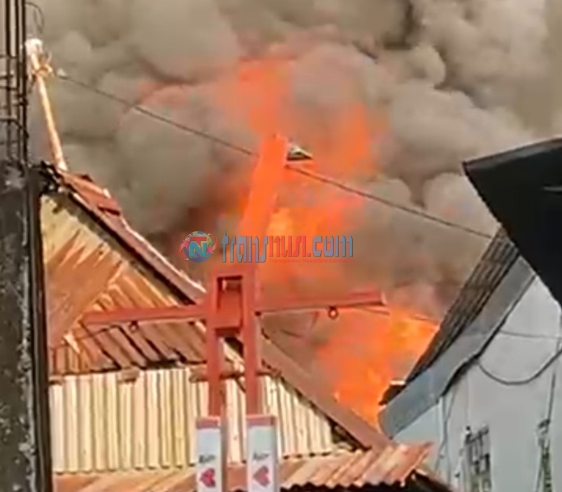 Tragedi Layang-Lembo dan Tinumbu 148: Api Amarah Membakar Rumah, Warga Menuntut Keadilan dan Keamanan!