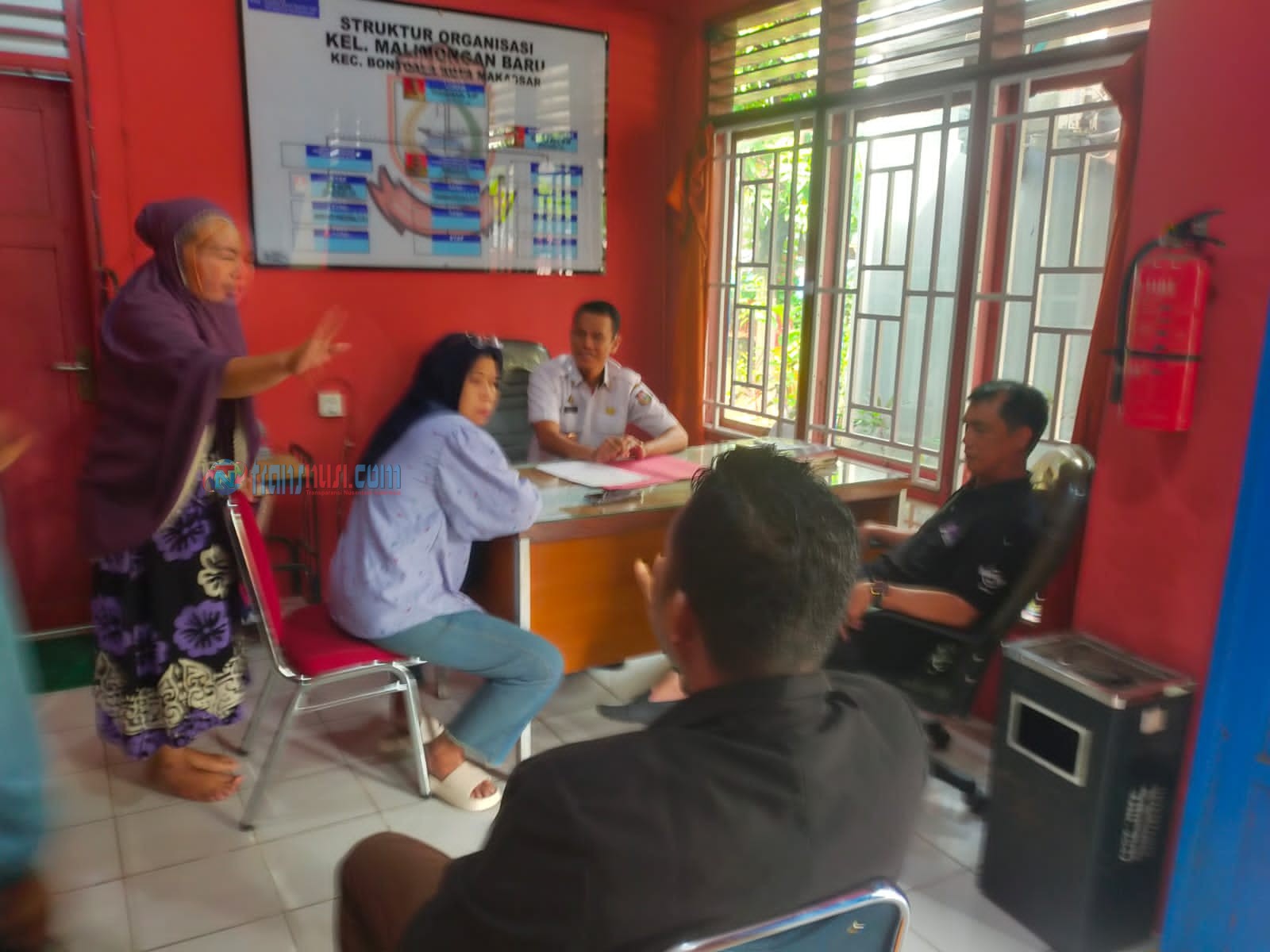 Kisruh Pemilihan RT/RW di Malimongan Baru, sejumlah calon protes karena digugurkan tanpa alasan jelas, Lurah Berikan Penjelasan
