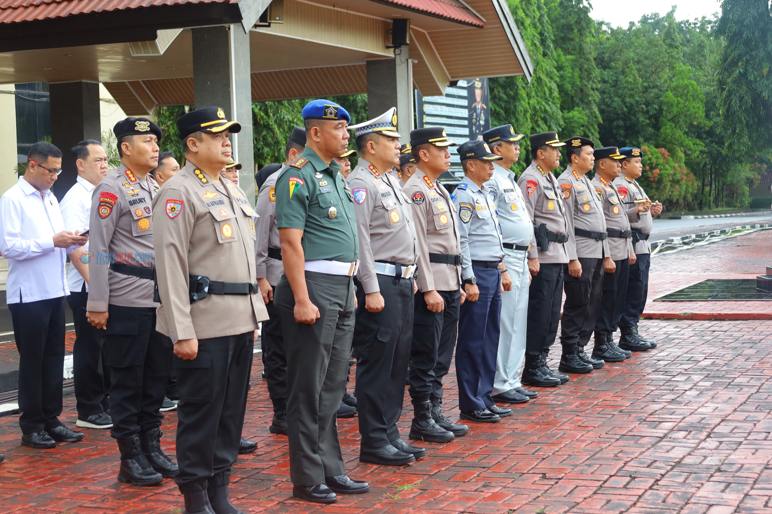 Wakapolda Sulsel Pimpin Apel Gelar Pasukan Operasi Keselamatan Pallawa 2026