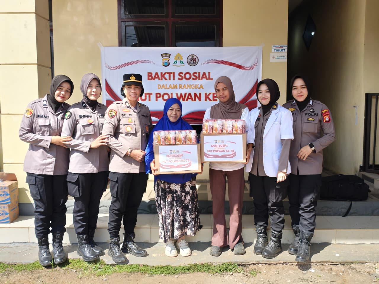 HUT Polwan ke-78, Polwan Polresta Gowa Bantu Warga